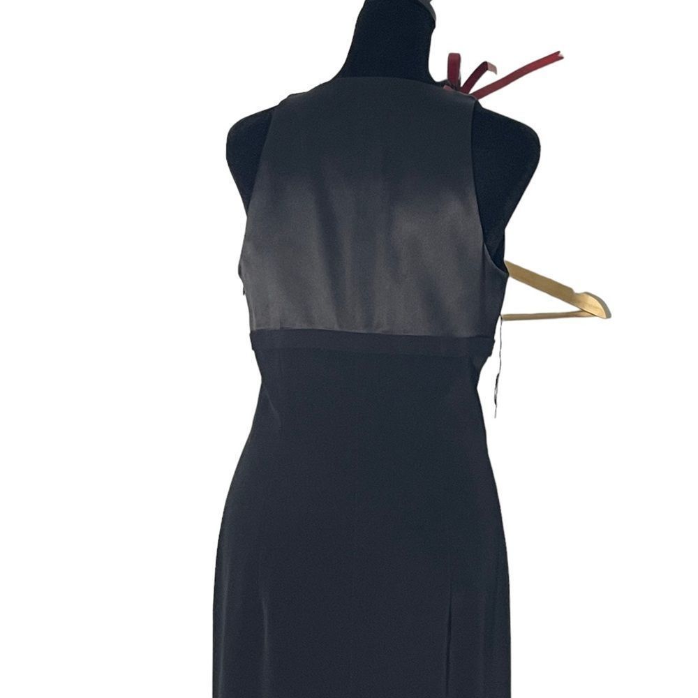 Tahari Vintage Black Low V-Neck Gown Size 6 - Picture 5 of 15